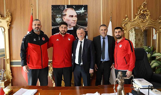 Avrupa Şampiyonu Mert Şişmanlar Yunusemre Belediyespor'da