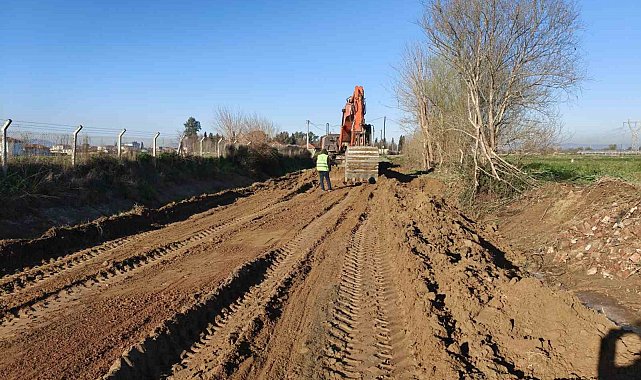 Aydın Büyükşehir Belediyesi'nin yol çalışmaları sürüyor