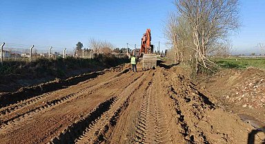 Aydın Büyükşehir Belediyesi'nin yol çalışmaları sürüyor