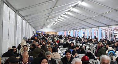 Aydınlılar Büyükşehir Belediyesi'nin iftar sofralarında buluşuyor
