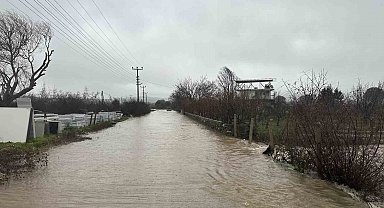 Ayvacık'ta sağanak yağış etkili oldu