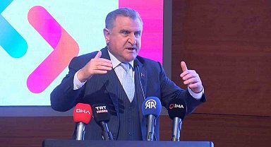 Bakan Bak: "Cumhurbaşkanımız dijitalleşme konusunda önümüzü açıyor"