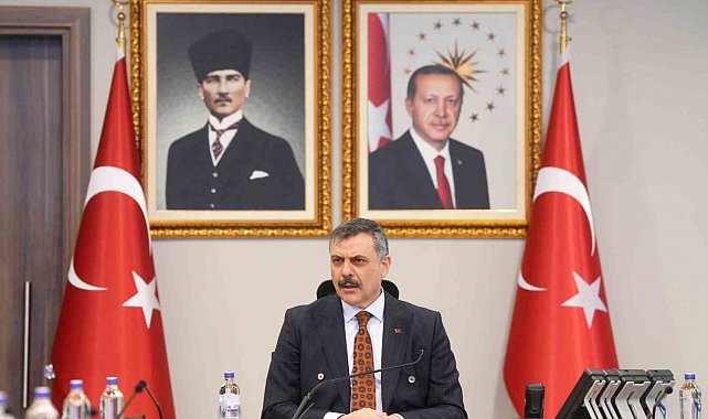 Bakan Çiftçi birim amirleri ile bir araya geldi