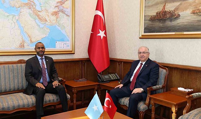 Bakan Güler, Somali Limanlar ve Deniz Ulaştırma Bakanı Nur'la görüştü