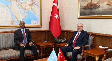 Bakan Güler, Somali Limanlar ve Deniz Ulaştırma Bakanı Nur'la görüştü