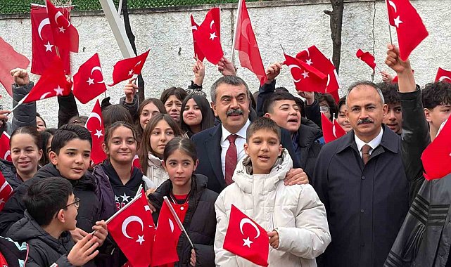 Bakan Tekin: "Bağımsızlığımızın asıl savunucusu bireyleri yetiştirmek bizim işimiz"