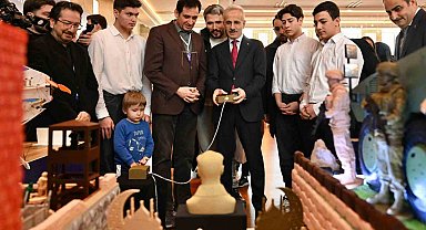 Bakan Uraloğlu: "Çocuklarımız dijital platformlarda olması gerektiği kadar olacaklar"