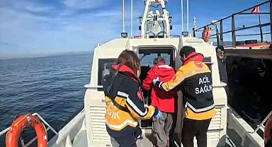 Balıkçı teknesinde rahatsızlanan vatandaşa Sahil Güvenlikten tıbbi tahliye