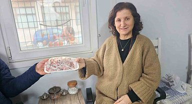 Bandırma'da Ramazan öncesi 40 aileye kıyma desteği