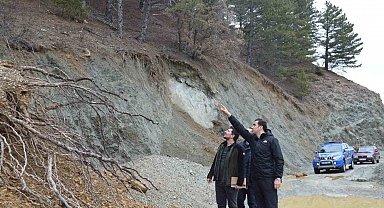 Baraj gölünde artan su seviyesi orman ve arazi yollarında heyelana neden oldu