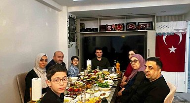 Başkan Albayrak ve ailesi, iftarda şehit evine konuk oldu