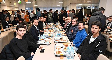 Başkan Başdeğirmen, KYK erkek yurdunda öğrencilerle iftar sofrasında buluştu