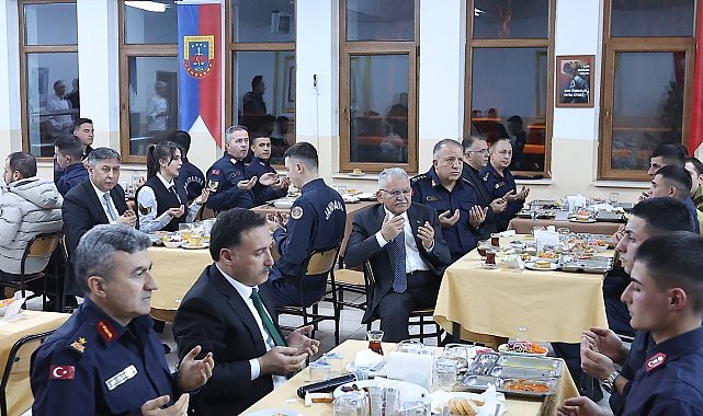Başkan Büyükkılıç, kahraman jandarmalarla iftar sofrasında buluştu