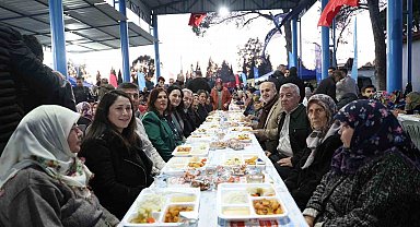 Başkan Çerçioğlu İncirliova'da kurulan iftar sofrasında vatandaşlarla bir araya geldi