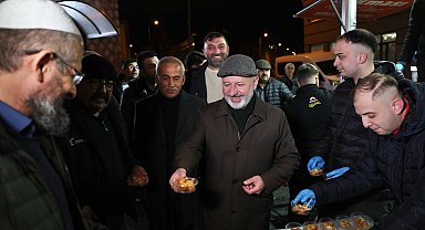 Başkan Çolakbayrakdar her gün bir mahallede