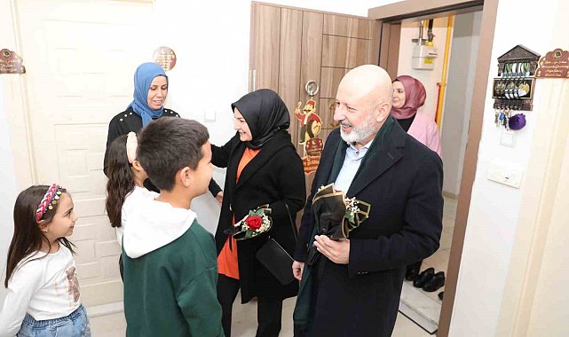 Başkan Çolakbayrakdar: "Büyük bir aile olmanın mutluluğunu iftar sofralarında yaşıyoruz"