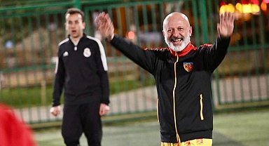 Başkan Çolakbayrakdar: "Şampiyon sporcularımızla gurur duyuyorum"