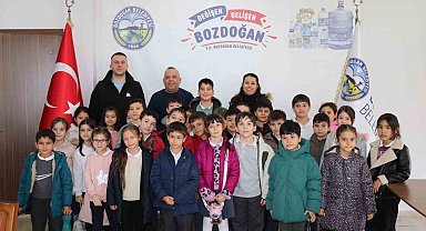 Başkan Özel, minik öğrencilerle bir araya geldi