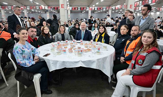 Başkan Pehlivan, personelle iftar sofrasında buluştu