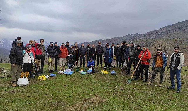 Batman'da 3 bin meşe palamudu toprakla buluşturuldu
