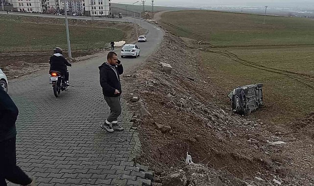 Batman'da otomobil şarampole yuvarlandı: 1 yaralı