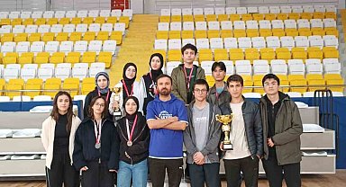 Bayburt Fen Lisesi öğrencilerinden satrançta başarı