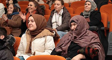 Bayburt'ta 'Gülümseten Hatıralar' programı izleyicisiyle buluştu