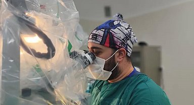 Bayburt'ta genç hastanın bel kayması ilk kez uygulanan gülen yüz tekniğiyle tedavi edildi