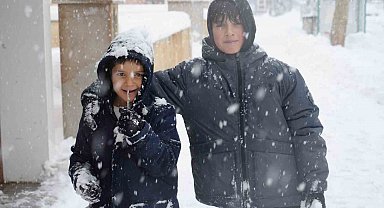 Bayburt'ta kar tatili 1 gün daha uzatıldı