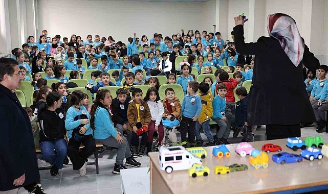 Bayburt'ta öğrencilere yönelik sağlık eğitimi sürüyor