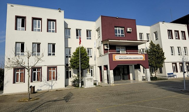 Bayındır Sadık Susamcıoğlu Anadolu Lisesinin Erasmus'a kabulü gurur kaynağı oldu