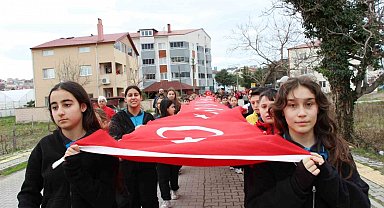 Bayrak Sevgisi Haftasında coşkulu yürüyüş