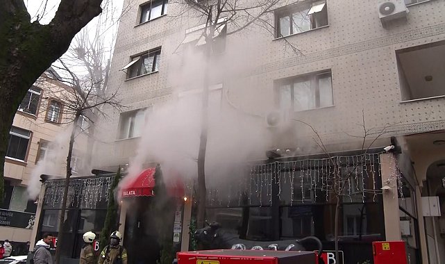 Bayrampaşa'da bir restoranda çıkan yangın paniğe neden oldu