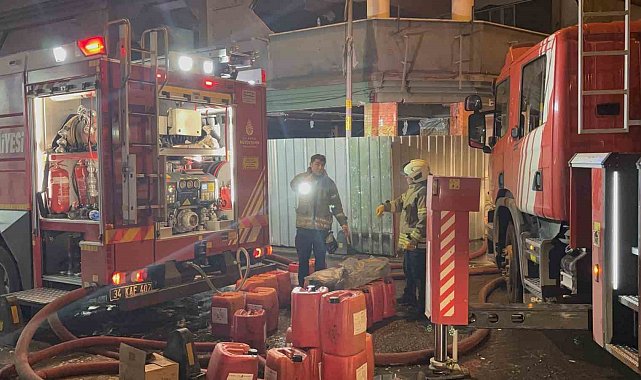 Bayrampaşa'da kimyasal dolu tankın kesimi esnasında yangın çıktı