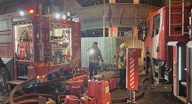 Bayrampaşa'da kimyasal dolu tankın kesimi esnasında yangın çıktı