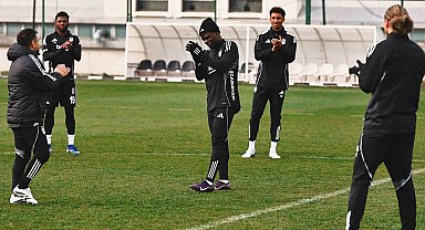 Beşiktaş'ta Junior Olaitan ilk idmanına çıktı