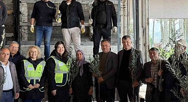 Beyağaç'ta kırsal kalkınmayı destek amacıyla zeytin fidanı dağıtımı gerçekleşti