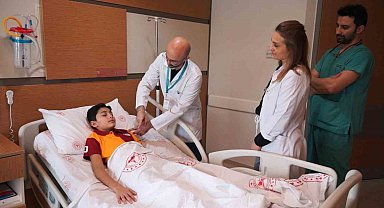 Beyin kanaması geçiren çocuk ameliyatsız tedavi ile hayata tutundu