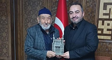 Beyşehir'de 84 yaşındaki vatandaş hafızlık yarışmasında birinci oldu