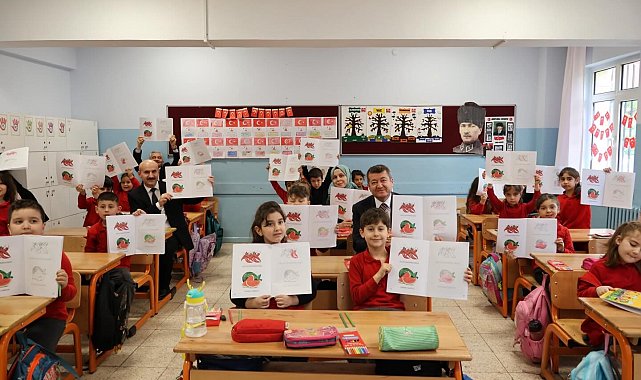 Bilecik'te 'Bilecik'i Herkes Bilecek' boyama kitabı öğrencilere dağıtıldı