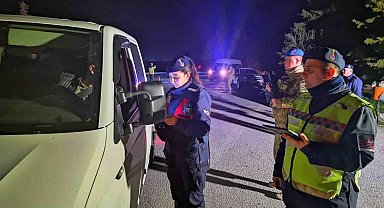 Bilecik'te araması olan 10 kişi yakalandı