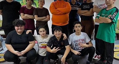 Bilecik'te halter sporcuları gücünü sınırların ötesine taşıyor