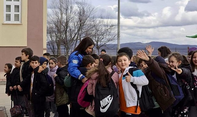 Bilecik'te ilkokul öğrencilerine polislik mesleği tanıtıldı