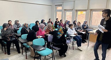 Bilecik'te kursiyerlere kumar bağımlılığı ve çocuk yetiştirme eğitimi