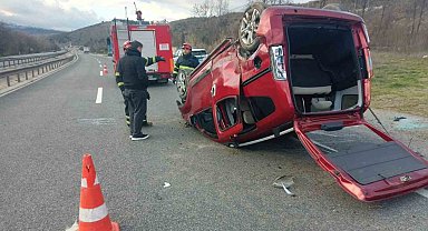 Bilecik'te otomobil takla attı: 4 yaralı