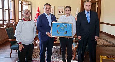 Bilecik'te özel ihtiyaçlı bireyler Vali Sözer'le bir araya geldi