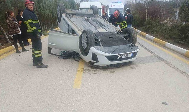 Bilecik'te takla atan araçtan burnu bile kanamadan çıktı