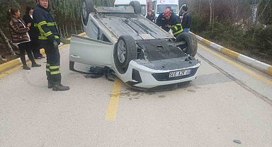 Bilecik'te takla atan araçtan burnu bile kanamadan çıktı