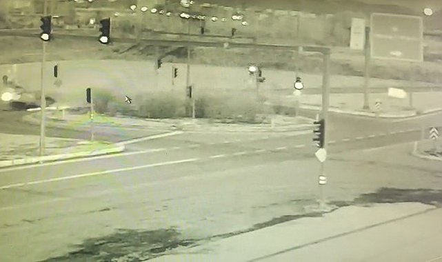 Bingöl'de taklalar atan aracın ters döndüğü kaza kameralara yansıdı