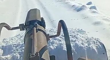 Bitlis'te karla mücadele çalışmaları aralıksız devam ediyor